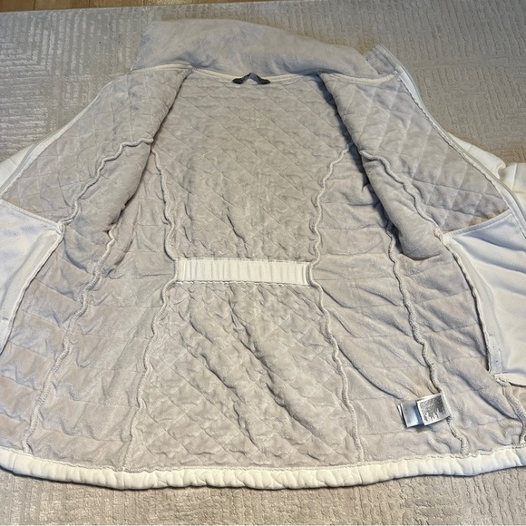 The North Face Women’s Medium Caroluna Quilted Jacket - Picture 2 of 12